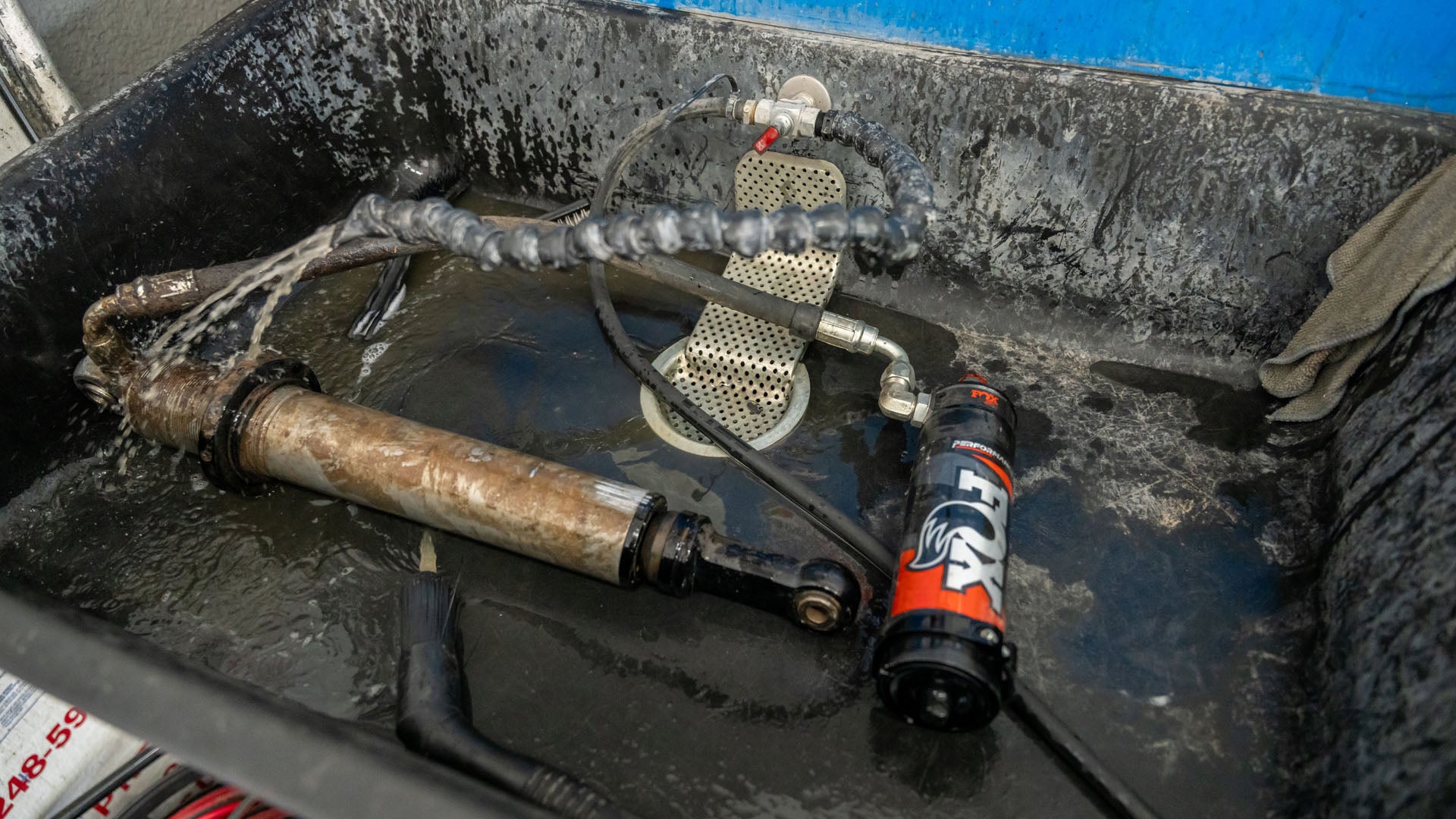 Clean Your Shocks Our Process – Podium Suspension